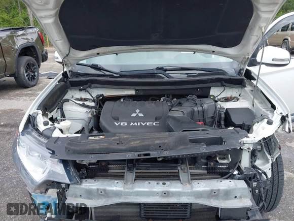2016 Mitsubishi Outlander GT z VIN JA4JZ4AX1GZ012333, wystawiony jako IAAI lot #42186100 z przebiegiem 163 306 mil mil oraz . Historia ofert i sprzedaży dostępna na DreamBid. Obrazek 10.