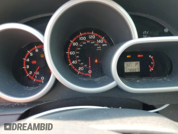 2009 Toyota Matrix S с VIN 2T1LE40E89C003801, выставлен на аукционе Copart как лот 56510195 с пробегом 179 987 миль миль и Списание • Salvage title. История ставок и продаж доступна на DreamBid. Изображение 9.