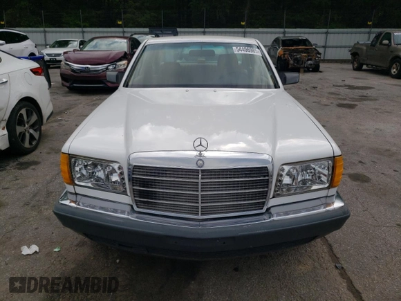 1985 Mercedes-Benz 380 z VIN WDBCA32C8FA127549, wystawiony jako Copart lot #54406985 z przebiegiem 167 688 mil mil oraz Szkoda całkowita • Salvage title. Historia ofert i sprzedaży dostępna na DreamBid. Obrazek 5.