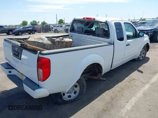 2019 Nissan Frontier S z VIN 1N6BD0CT4KN715613, wystawiony jako IAAI lot #42359362 z przebiegiem 69 180 mil mil oraz . Historia ofert i sprzedaży dostępna na DreamBid. Obrazek 4.