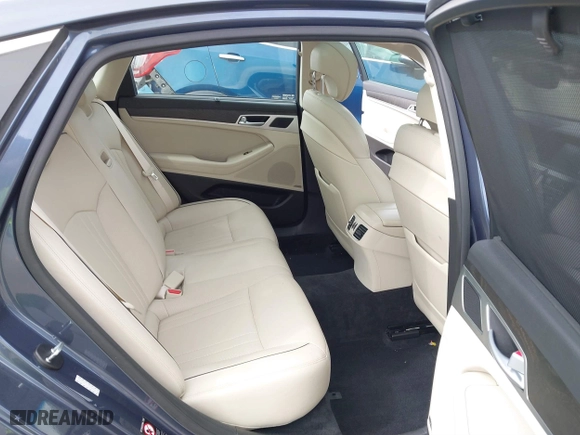 2015 Hyundai Genesis 5.0L with VIN KMHGN4JF7FU085068, listed as a IAAI auction lot 41679660 with 66,540 mi miles. Bid and sale history available at carsss.com. Image 8.