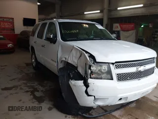 2008 Chevrolet Tahoe 3LT z VIN 1GNFK13048R133915, wystawiony jako IAAI lot #42001658 z przebiegiem 196 764 mil mil oraz . Historia ofert i sprzedaży dostępna na DreamBid. Obrazek 1.