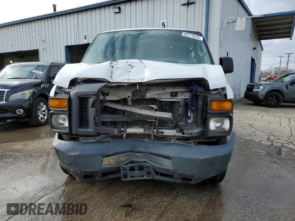 2014 Ford Econoline Passenger XL z VIN 1FBNE3BL1EDB20488, wystawiony jako Copart lot #43777575 z przebiegiem 72 101 mil mil oraz Szkody całkowita. Historia ofert i sprzedaży dostępna na DreamBid. Obrazek 5.