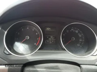 2015 Volkswagen Jetta SE z VIN 3VWD17AJ3FM295211, wystawiony jako Copart lot #48500305 z przebiegiem 136 155 mil mil oraz Szkoda całkowita • Salvage title. Historia ofert i sprzedaży dostępna na DreamBid. Obrazek 9.