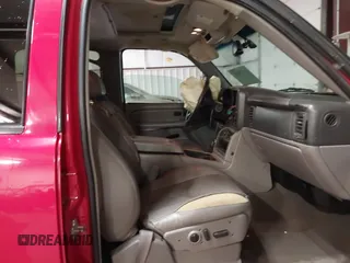 2006 Chevrolet Avalanche Z71 with VIN 3GNEK12Z36G125541, listed as a IAAI auction lot 41573253 with 324,905 mi miles and . Bid and sale history available at DreamBid. Image 5.