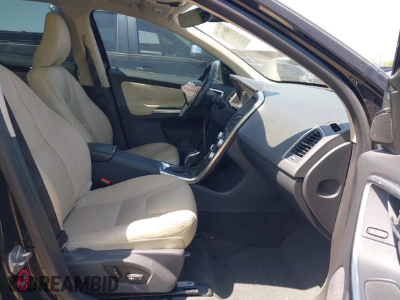 2016 Volvo XC60 T5 Drive-E Premier с VIN YV440MDK3G2899307, выставлен на аукционе IAAI как лот 42003554 с пробегом 71 642 миль миль и . История ставок и продаж доступна на DreamBid. Изображение 5.