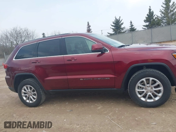 2022 Jeep Grand Cherokee Laredo E z VIN 1C4RJFAG0NC121555, wystawiony jako IAAI lot #42131742 z przebiegiem 35 535 mil mil oraz . Historia ofert i sprzedaży dostępna na DreamBid. Obrazek 13.
