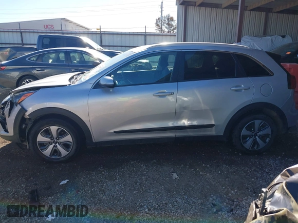 2021 Kia Niro LX with VIN KNDCB3LC8M5486855, listed as a IAAI auction lot 41075455 with 80,639 mi miles. Bid and sale history available at carsss.com. Image 14.