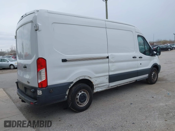 2018 Ford Transit z VIN 1FTBW2CM3JKA90610, wystawiony jako IAAI lot #42036872 z przebiegiem 81 833 mil mil oraz . Historia ofert i sprzedaży dostępna na DreamBid. Obrazek 4.