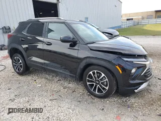 2025 Chevrolet TrailBlazer LT with VIN KL79MPSL7SB061636, listed as a Copart auction lot 50402925 with 13,957 mi miles and Salvage Title. Bid and sale history available at DreamBid. Image 4.