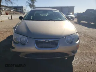 2004 Chrysler 300M M z VIN 2C3HE66GX4H619125, wystawiony jako Copart lot #78526454 z przebiegiem 131 463 mil mil oraz Szkoda całkowita • Salvage title. Historia ofert i sprzedaży dostępna na DreamBid. Obrazek 5.