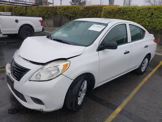 2014 Nissan Versa SV with VIN 3N1CN7AP4EL850102, listed as a IAAI auction lot 41729642 with 181,514 mi miles. Bid and sale history available at carsss.com. Image 2.