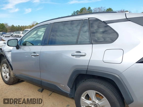 2021 Toyota RAV4 Hybrid LE z VIN JTMLWRFV8MD129136, wystawiony jako IAAI lot #41644636 z przebiegiem 82 253 mil mil oraz . Historia ofert i sprzedaży dostępna na DreamBid. Obrazek 14.