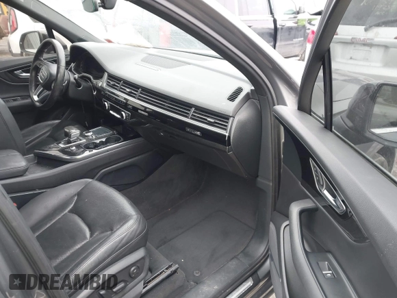 2017 Audi Q7 Premium Plus with VIN WA1LAAF70HD037732, listed as a IAAI auction lot 41399099 with 144,785 mi miles. Bid and sale history available at carsss.com. Image 5.