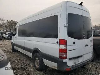 2014 Mercedes-Benz Sprinter with VIN WDZPE8DC9E5852585, listed as a Copart auction lot 84082834 with 378,412 mi miles and Salvage Title. Bid and sale history available at DreamBid. Image 2.