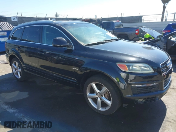 2007 Audi Q7 4.2L Premium with VIN WA1EV74L77D069608, listed as a IAAI auction lot 41679714 with 129,954 mi miles. Bid and sale history available at carsss.com. Image 1.