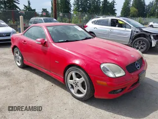 2003 Mercedes-Benz SLK 320 z VIN WDBKK65F43F282727, wystawiony jako IAAI lot #42509674 z przebiegiem 70 244 mil mil oraz . Historia ofert i sprzedaży dostępna na DreamBid. Obrazek 1.