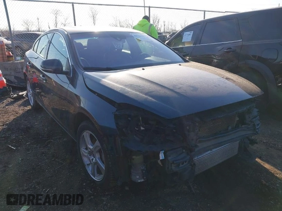 2013 Volvo S60 T5 with VIN YV1612FH0D2193433, listed as a IAAI auction lot 41756957 with 96,720 mi miles. Bid and sale history available at carsss.com. Image 1.
