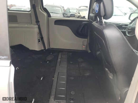 2014 Chrysler Town & Country Touring with VIN 2C4RC1BG5ER210945, listed as a Copart auction lot 43519385 with 215,060 mi miles and Salvage Title. Bid and sale history available at carsss.com. Image 11.
