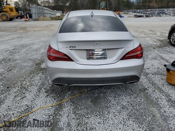 2019 Mercedes-Benz CLA 250 z VIN WDDSJ4EB6KN753731, wystawiony jako Copart lot #47677955 z przebiegiem 82 169 mil mil oraz Szkoda całkowita • Salvage title. Historia ofert i sprzedaży dostępna na DreamBid. Obrazek 6.