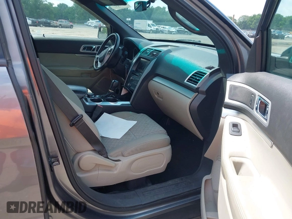 2011 Ford Explorer XLT with VIN 1FMHK8D86BGA63282, listed as a IAAI auction lot 42640508 with 200,620 mi miles and . Bid and sale history available at DreamBid. Image 5.