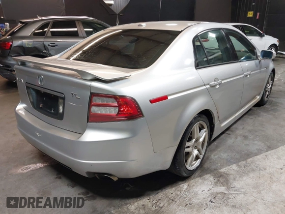 2007 Acura TL with VIN 19UUA66227A047241, listed as a IAAI auction lot 41978152 with 220,030 mi miles. Bid and sale history available at carsss.com. Image 4.