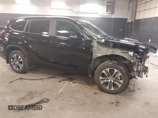 2024 Toyota Highlander LE with VIN 5TDKDRBH3RS556298, listed as a IAAI auction lot 41771202 with 9,395 mi miles and . Bid and sale history available at DreamBid. Image 1.