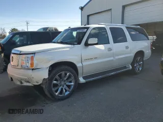 2005 Cadillac Escalade ESV z VIN 3GYFK66NX5G105815, wystawiony jako Copart lot #50099605 z przebiegiem 148 909 mil mil oraz Szkody całkowita. Historia ofert i sprzedaży dostępna na DreamBid. Obrazek 1.