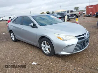 2015 Toyota Camry XLE with VIN 4T1BF1FK1FU475840, listed as a IAAI auction lot 41916282 with 104,881 mi miles. Bid and sale history available at carsss.com. Image 1.