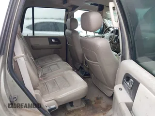 2005 Ford Expedition z VIN 1FMPU195X5LA70128, wystawiony jako IAAI lot #42443618 z przebiegiem Nie podano mil oraz . Historia ofert i sprzedaży dostępna na DreamBid. Obrazek 8.