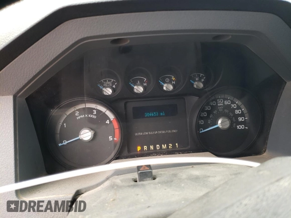 2013 Ford F-250 XLT with VIN 1FT7X2ATXDEA89535, listed as a Copart auction lot 45032825 with 304,653 mi miles and Clean title. Bid and sale history available at DreamBid. Image 9.