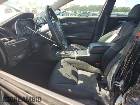 2018 Chrysler 300 Touring z VIN 2C3CCAAG7JH315532, wystawiony jako Copart lot #53404095 z przebiegiem 124 754 mil mil oraz Szkoda całkowita • Salvage title. Historia ofert i sprzedaży dostępna na DreamBid. Obrazek 7.