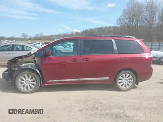 2017 Toyota Sienna LE with VIN 5TDJZ3DC7HS171384, listed as a IAAI auction lot 41715969 with 113,411 mi miles. Bid and sale history available at carsss.com. Image 15.
