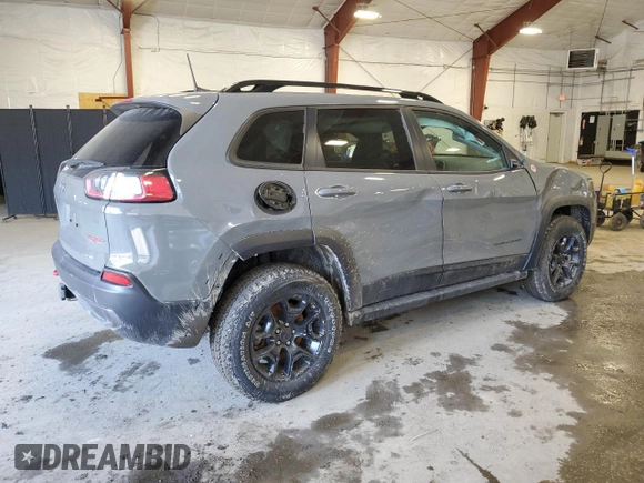 2022 Jeep Cherokee Trailhawk with VIN 1C4PJMBX2ND515868, listed as a Copart auction lot 47689335 with 47,903 mi miles and Salvage Title. Bid and sale history available at carsss.com. Image 3.