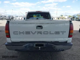 2002 Chevrolet Silverado 1500 with VIN 1GCEC14V82Z236404, listed as a IAAI auction lot 41970241 with 240,265 mi miles. Bid and sale history available at carsss.com. Image 16.