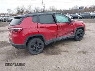 2018 Jeep Compass Latitude with VIN 3C4NJDBB2JT399488, listed as a IAAI auction lot 41553252 with 79,606 mi miles. Bid and sale history available at carsss.com. Image 4.