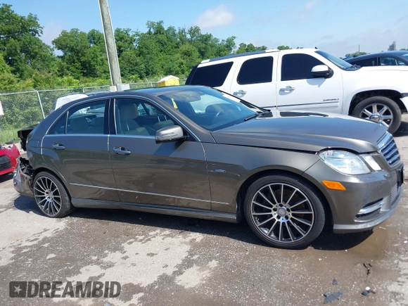2012 Mercedes-Benz E 350 Luxury z VIN WDDHF5KB5CA629139, wystawiony jako IAAI lot #42360346 z przebiegiem 142 949 mil mil oraz . Historia ofert i sprzedaży dostępna na DreamBid. Obrazek 13.