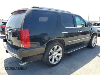 2007 Cadillac Escalade z VIN 1GYEC63897R327675, wystawiony jako Copart lot #57472405 z przebiegiem 178 444 mil mil oraz Szkoda całkowita • Salvage title. Historia ofert i sprzedaży dostępna na DreamBid. Obrazek 3.