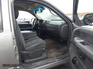 2007 Chevrolet Silverado 1500 LTZ with VIN 2GCEK13M571637081, listed as a IAAI auction lot 41085702 with 202,998 mi miles. Bid and sale history available at carsss.com. Image 5.