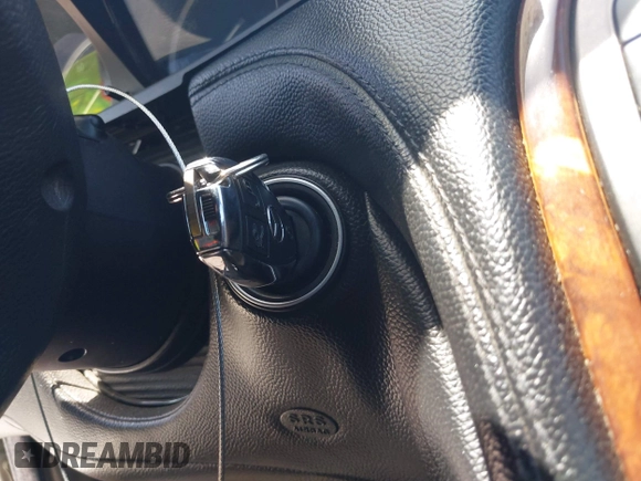 2003 Mercedes-Benz SL 500 z VIN WDBSK75F43F010443, wystawiony jako IAAI lot #42270762 z przebiegiem Nie podano mil oraz . Historia ofert i sprzedaży dostępna na DreamBid. Obrazek 11.