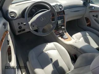 2004 Mercedes-Benz CLK 320 z VIN WDBTJ65J74F079165, wystawiony jako Copart lot #52729275 z przebiegiem 119 573 mil mil oraz Czysty tytuł • Clean title. Historia ofert i sprzedaży dostępna na DreamBid. Obrazek 8.