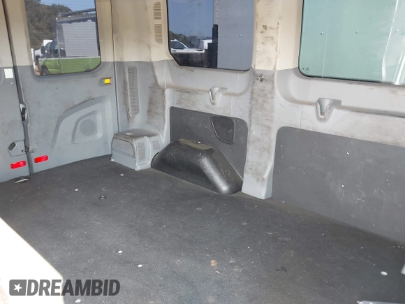 2016 Ford Transit XL z VIN 1FDZK1CM4GKB46112, wystawiony jako IAAI lot #42799593 z przebiegiem 207 041 mil mil oraz . Historia ofert i sprzedaży dostępna na DreamBid. Obrazek 8.