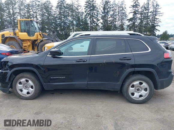 2019 Jeep Cherokee Latitude with VIN 1C4PJMCX9KD255382, listed as a IAAI auction lot 41903951 with 139,741 mi miles. Bid and sale history available at carsss.com. Image 15.
