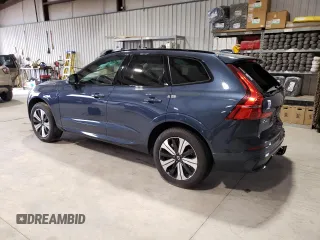 2023 Volvo XC60 Plus Dark Theme z VIN YV4H60DL2P1289471, wystawiony jako Copart lot #62508884 z przebiegiem 8 012 mil mil oraz Szkoda całkowita • Salvage title. Historia ofert i sprzedaży dostępna na DreamBid. Obrazek 2.