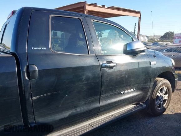 2011 Toyota Tundra 4WD Truck LTD with VIN 5TFBY5F15BX175854, listed as a IAAI auction lot 41425357 with 367,661 mi miles. Bid and sale history available at carsss.com. Image 13.