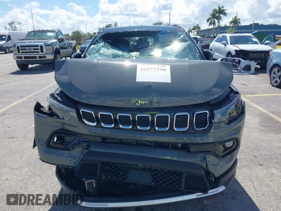 2024 Jeep Compass Limited z VIN 3C4NJDCN4RT595341, wystawiony jako IAAI lot #42577790 z przebiegiem 42 995 mil mil oraz . Historia ofert i sprzedaży dostępna na DreamBid. Obrazek 12.