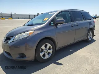 2015 Toyota Sienna LE AAS с VIN 5TDKK3DC1FS631211, выставлен на аукционе Copart как лот 56009945 с пробегом 150 345 миль миль и На запчасти • Non repairable. История ставок и продаж доступна на DreamBid. Изображение 1.