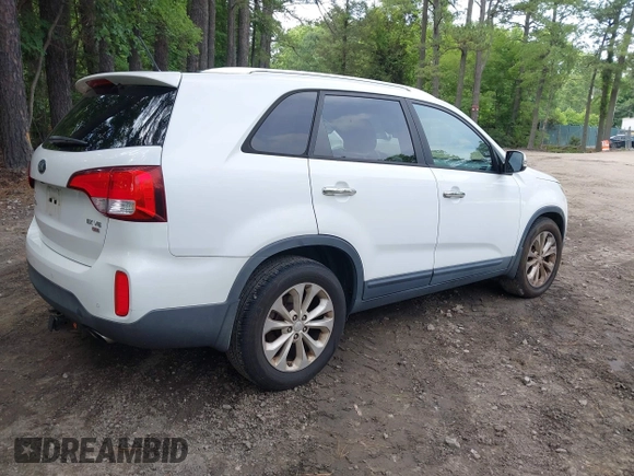 2014 Kia Sorento EX with VIN 5XYKU4A70EG516330, listed as a IAAI auction lot 42462400 with 146,221 mi miles and . Bid and sale history available at DreamBid. Image 4.