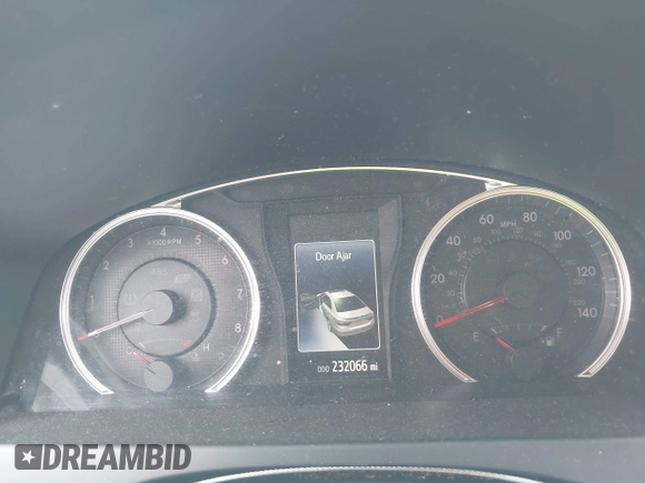 2015 Toyota Camry XLE with VIN 4T1BF1FK6FU985908, listed as a IAAI auction lot 41627697 with 232,066 mi miles. Bid and sale history available at carsss.com. Image 7.