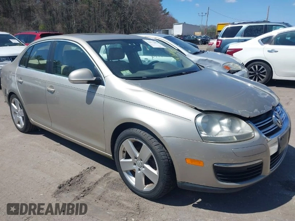 2005 Volkswagen Jetta Sedan 2.5L with VIN 3VWSG71KX5M608221, listed as a IAAI auction lot 42071492 with 83,903 mi miles. Bid and sale history available at carsss.com. Image 1.